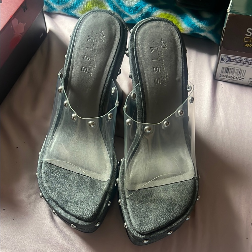 Kiss Women's Clear and Black Heels